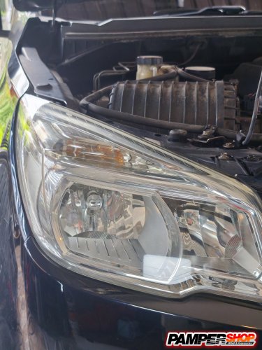 Chevrolet Colorado สีดำ ขัดไฟหน้า+หุ้มฟิล์มไฟ TPU แบบใส