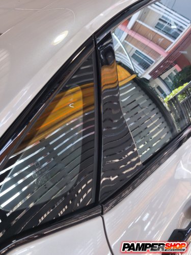 Honda Civic FE ติดสติ๊กเกอร์ เคฟล่า ฝาท้ายเฉพาะชิ้นล่าง + ขอบคิ้วกระจกรถทั้งคัน เป็นดำเงา