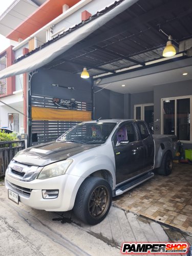 Isuzu Dmax  หุ้มสิต๊กเกอร์เคฟล่า F1 ประตูหน้า+แคป สวยๆ ไปเลย (PET เงามาก)
